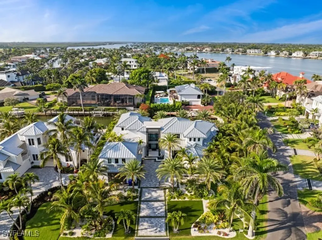 2201 Shad Court Naples FL 34102