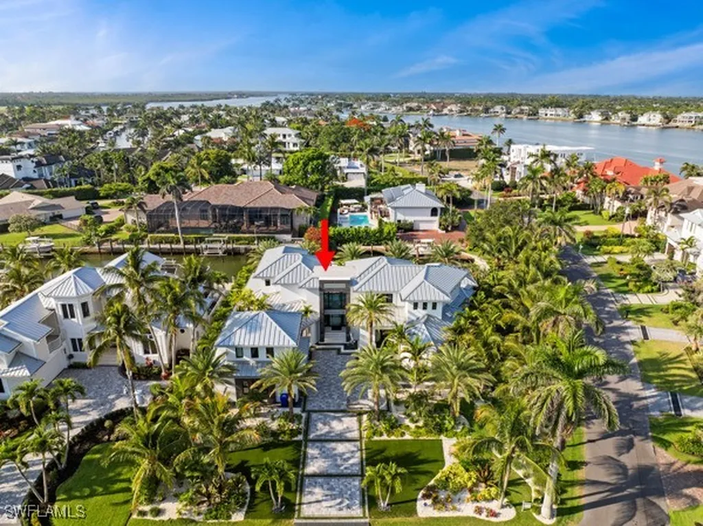 2201 Shad Court Naples FL 34102