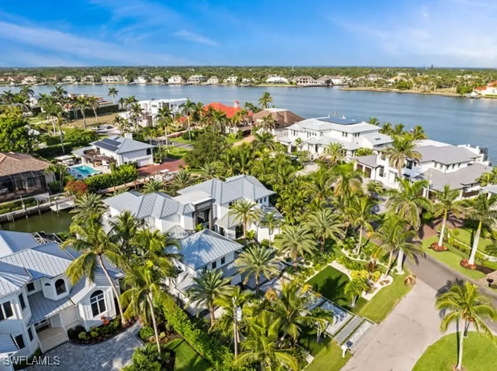 2201 Shad Court Naples FL 34102