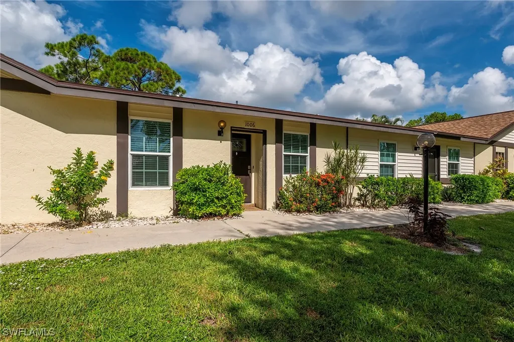 1006 Pine Isle Lane Naples FL 34112