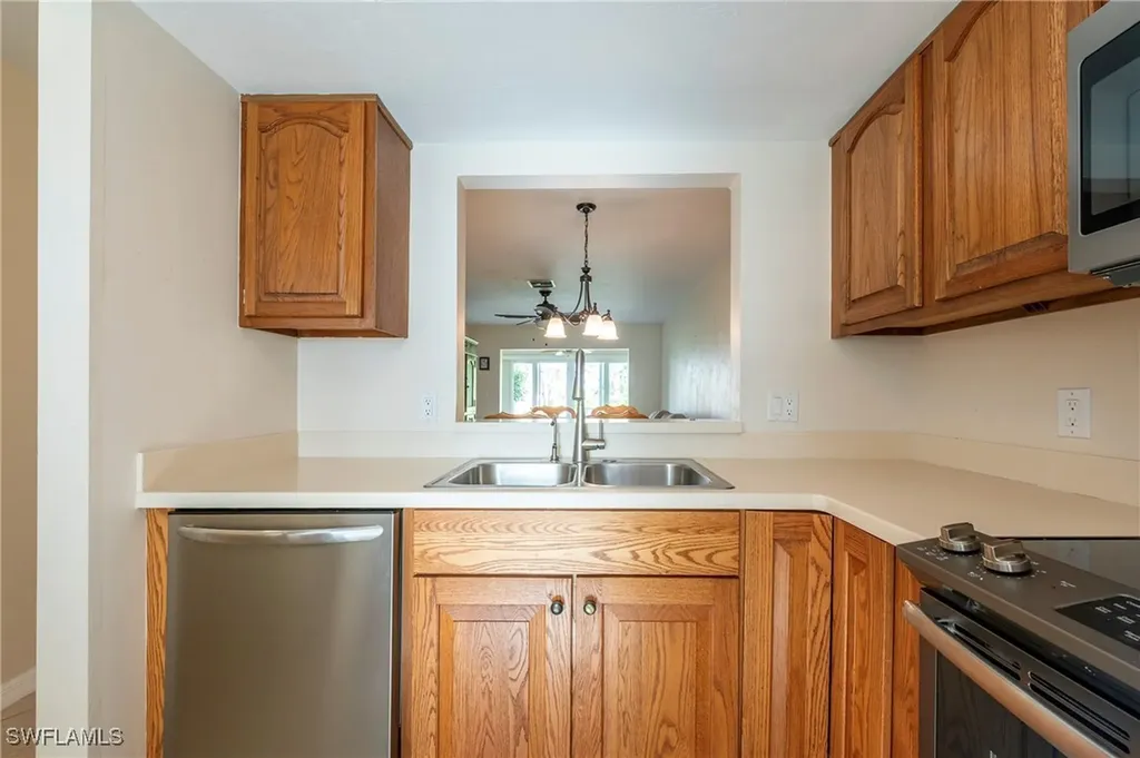 1006 Pine Isle Lane Naples FL 34112