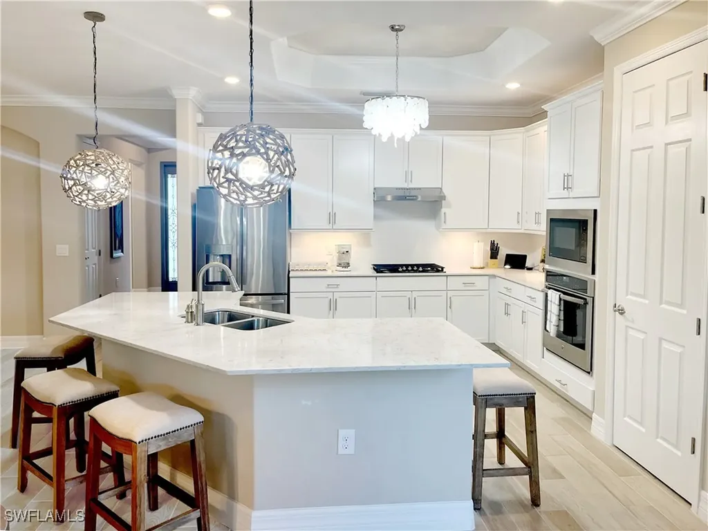 1975 Mustique Street Naples FL 34120