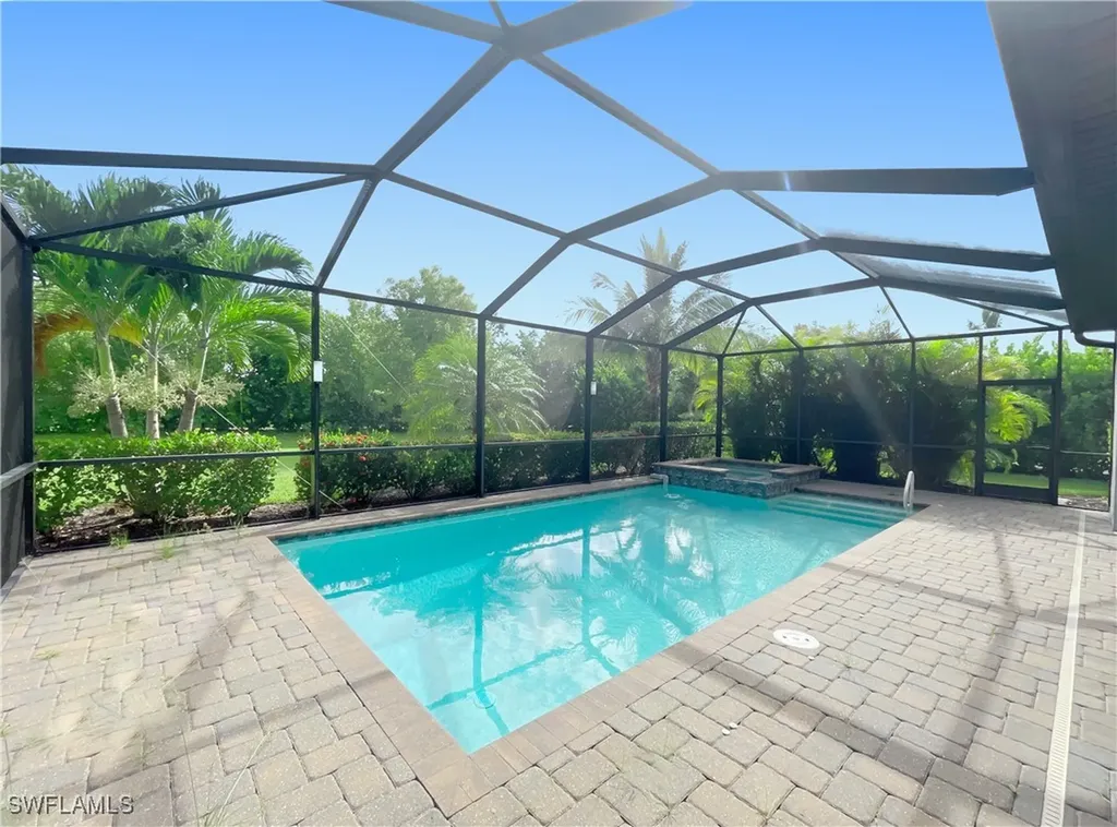 1975 Mustique Street Naples FL 34120