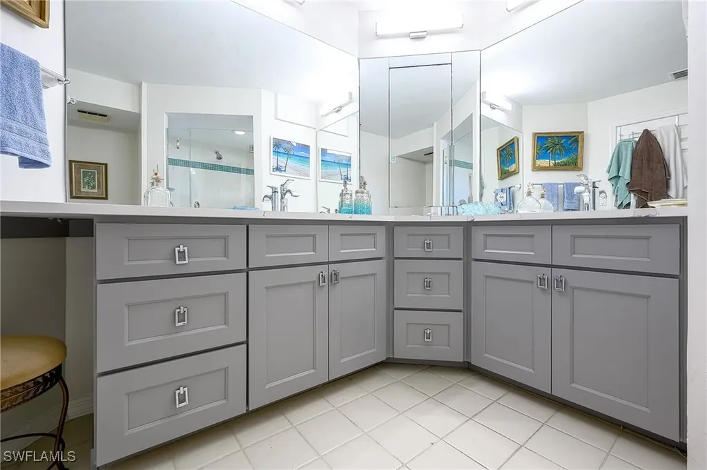661 Windsurf Lane Naples FL 34108