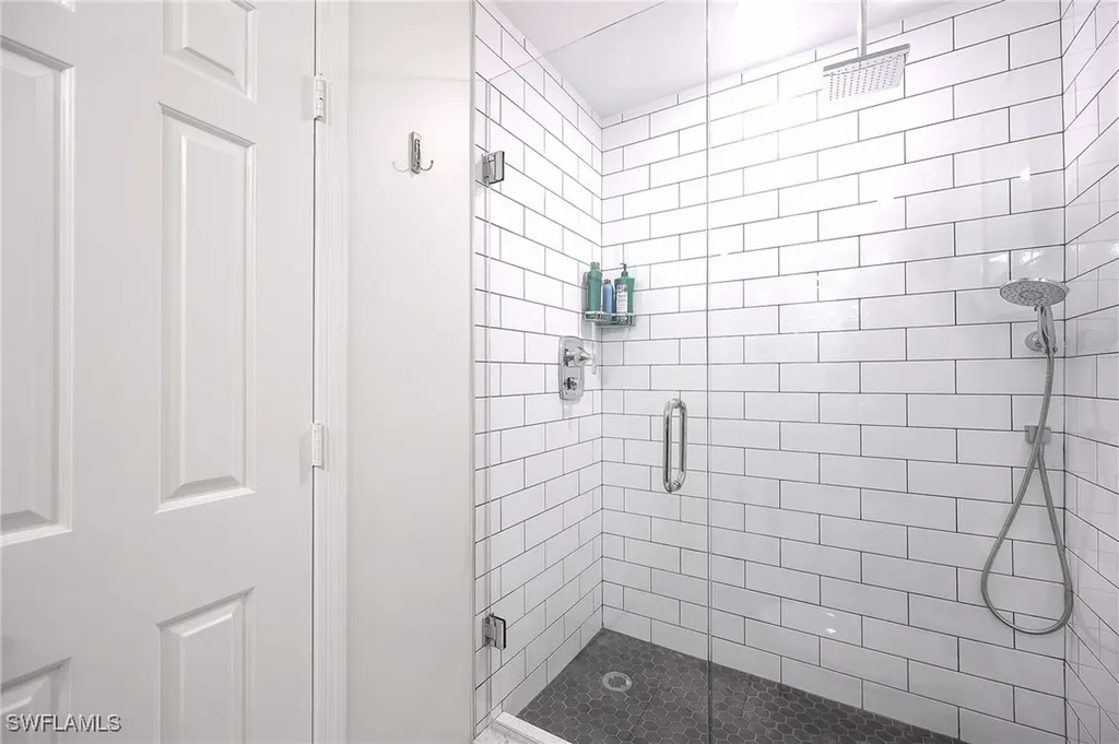 661 Windsurf Lane Naples FL 34108