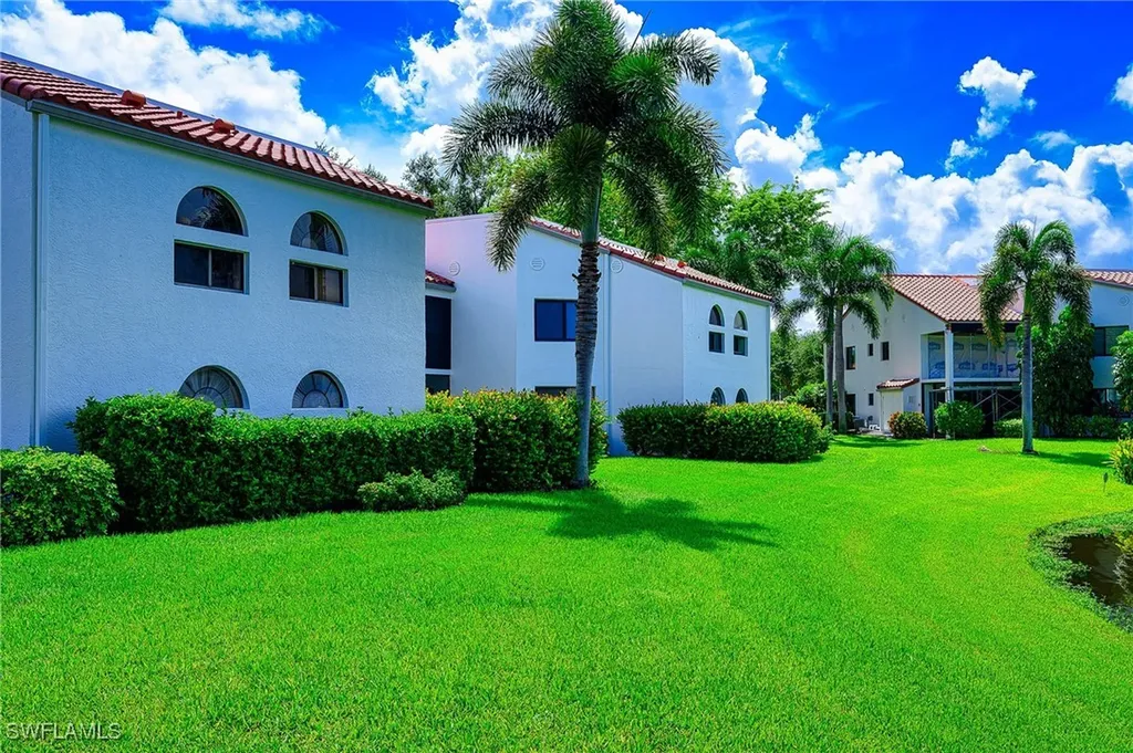 661 Windsurf Lane Naples FL 34108