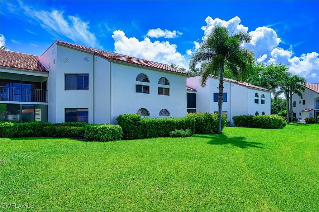 661 Windsurf Lane Naples FL 34108