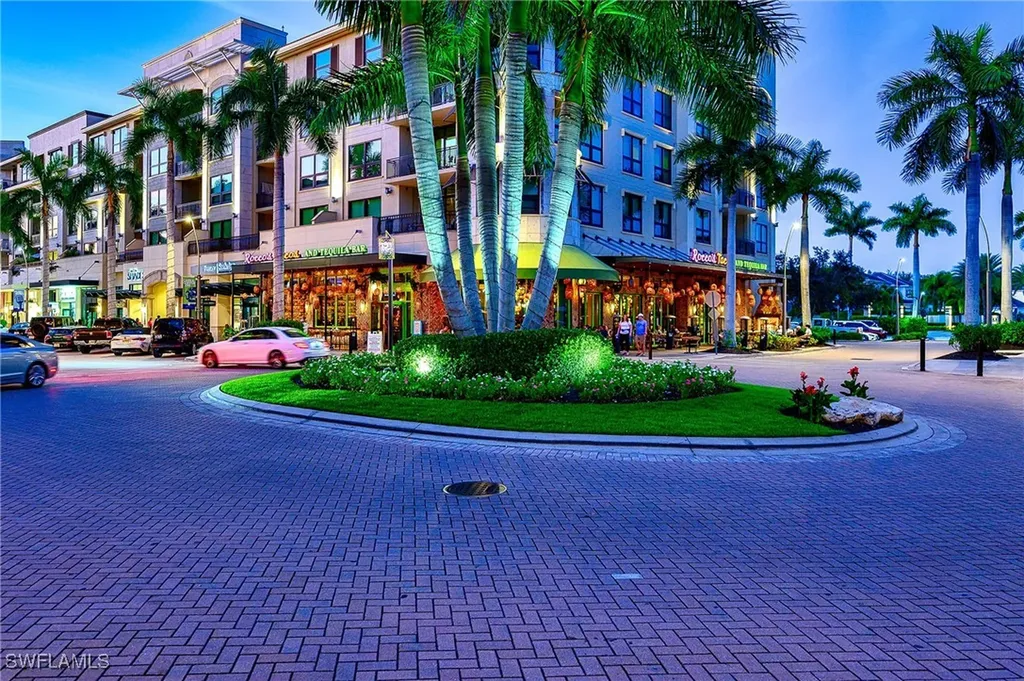661 Windsurf Lane Naples FL 34108