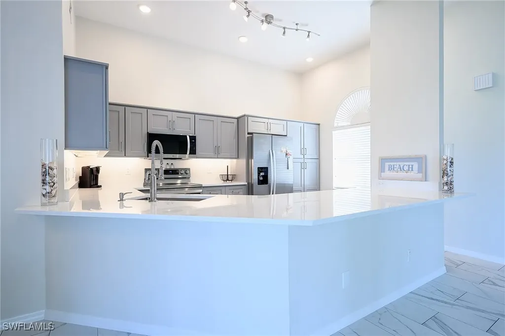 661 Windsurf Lane Naples FL 34108