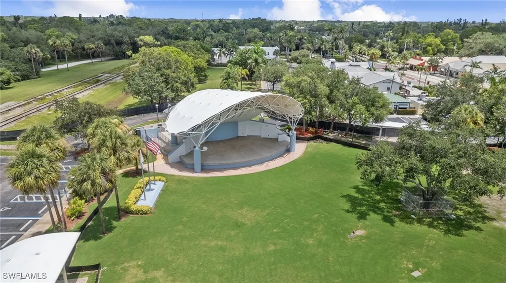 27261 Dortch Avenue Bonita Springs FL 34135