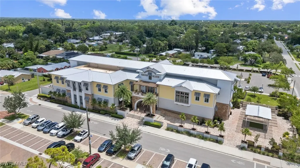 27261 Dortch Avenue Bonita Springs FL 34135