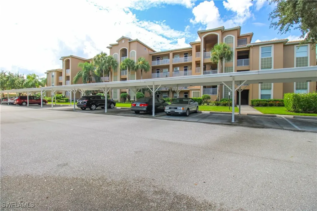 3820 Sawgrass Way Naples FL 34112