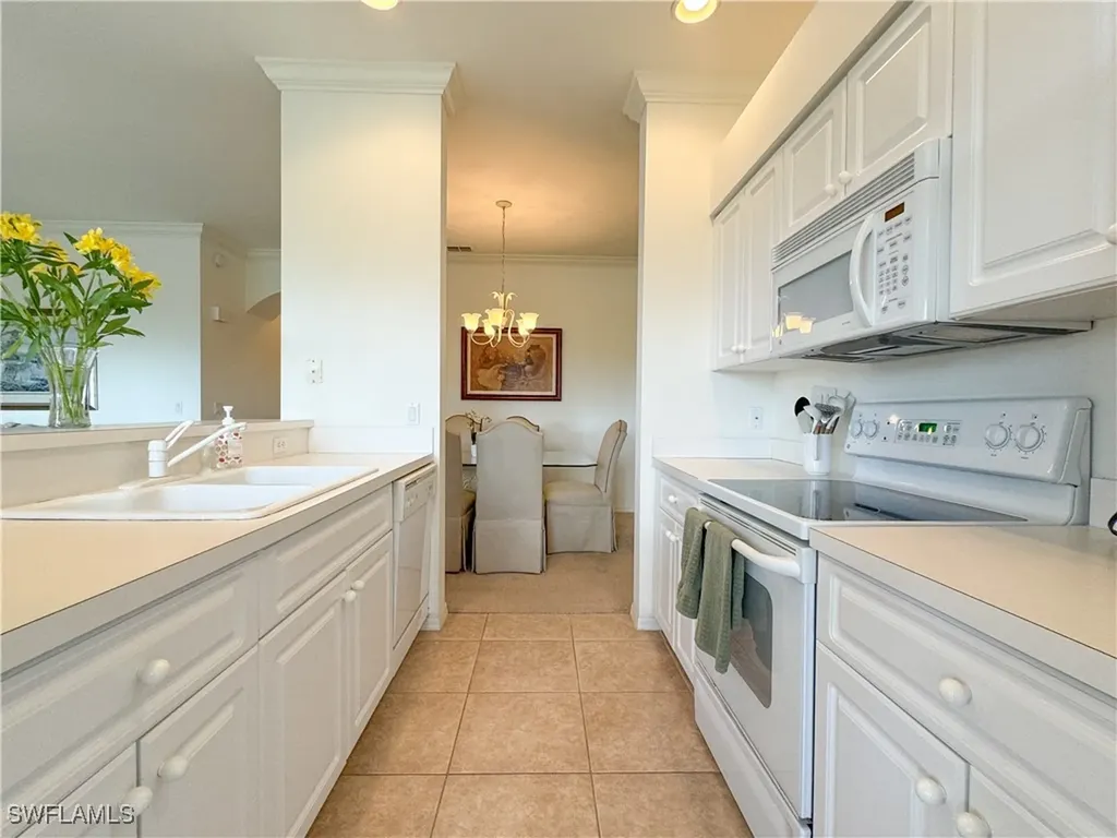 3820 Sawgrass Way Naples FL 34112