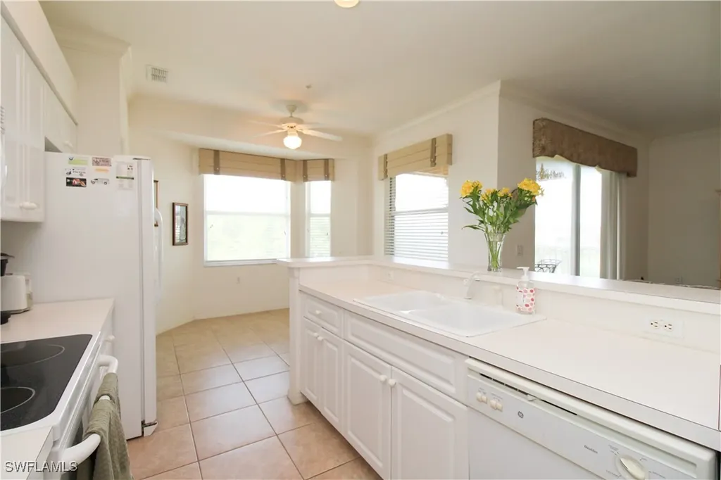 3820 Sawgrass Way Naples FL 34112