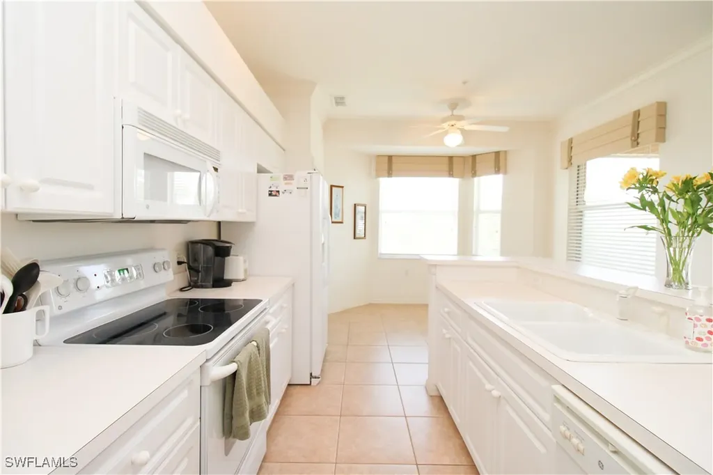 3820 Sawgrass Way Naples FL 34112