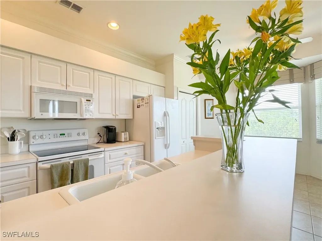 3820 Sawgrass Way Naples FL 34112