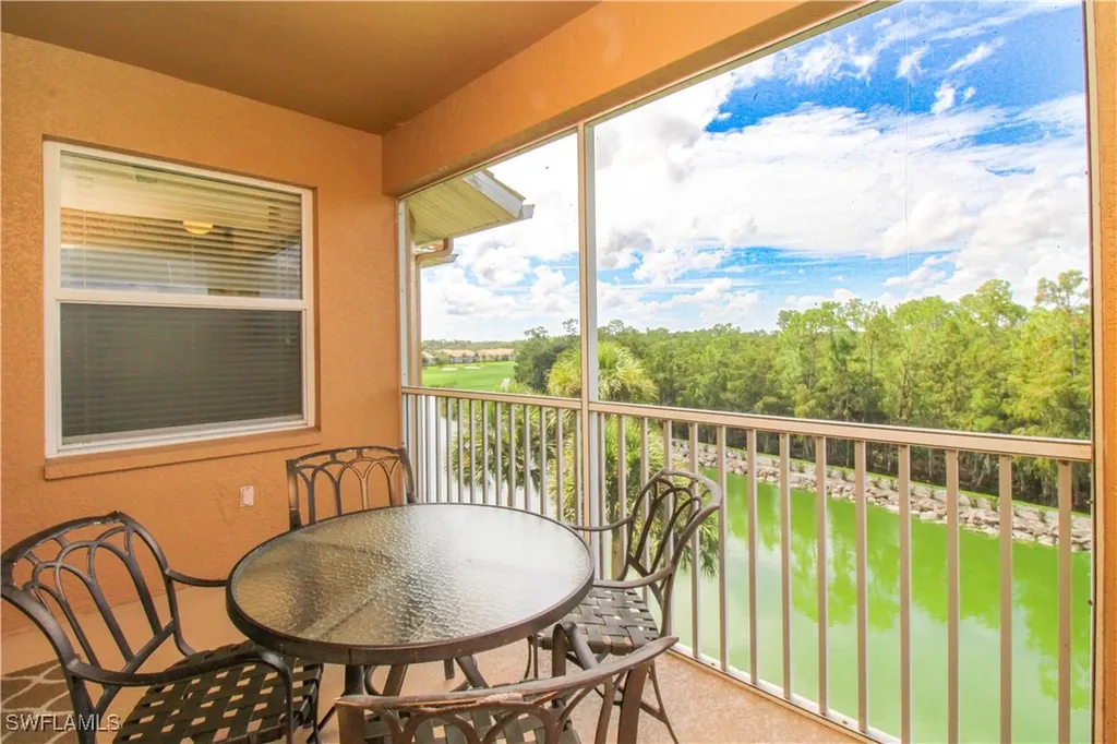 3820 Sawgrass Way Naples FL 34112