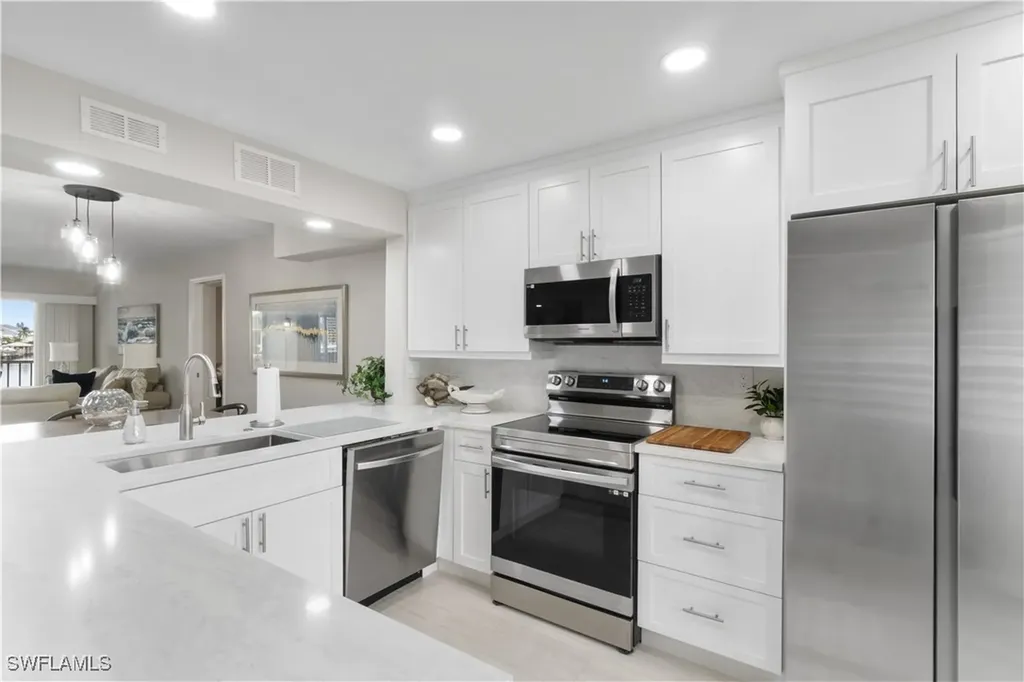 10686 Gulf Shore Drive Naples FL 34108