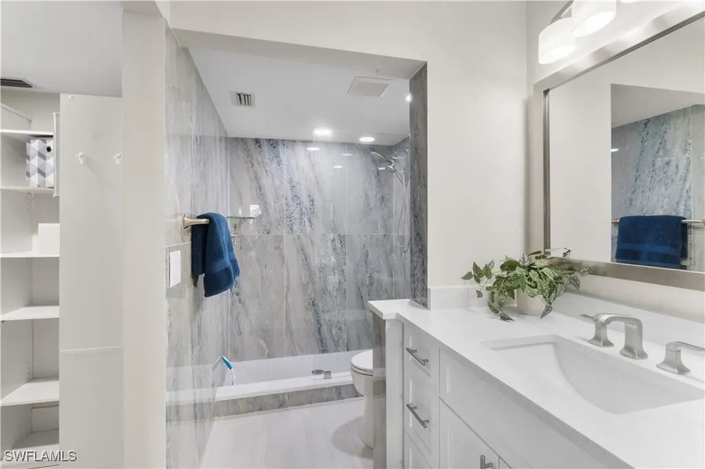 10686 Gulf Shore Drive Naples FL 34108