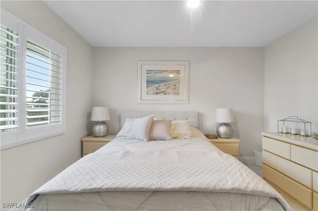 10686 Gulf Shore Drive Naples FL 34108