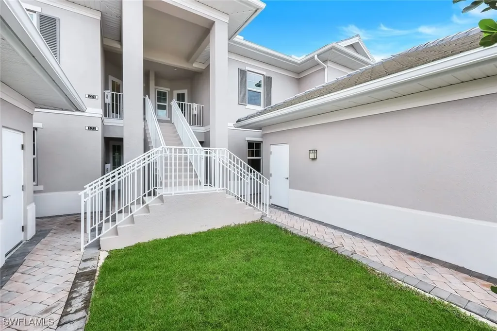 280 Indies Drive E Naples FL 34114