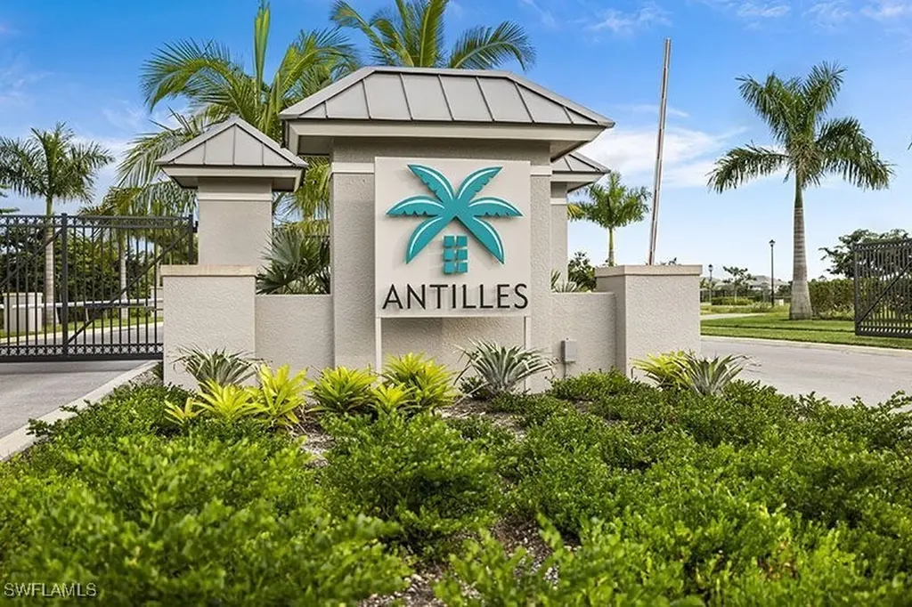 280 Indies Drive E Naples FL 34114