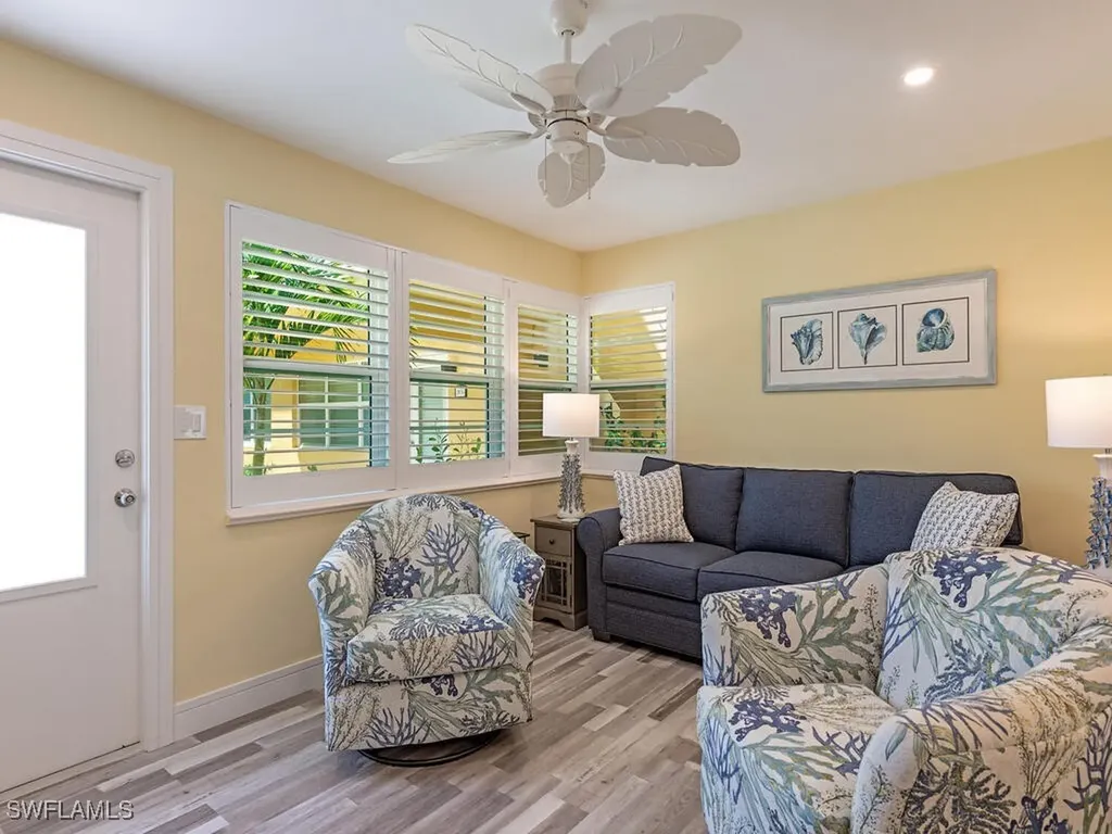 211 8th Avenue S Naples FL 34102