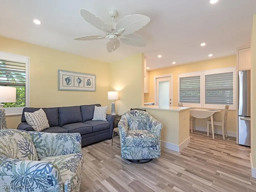 211 8th Avenue S Naples FL 34102