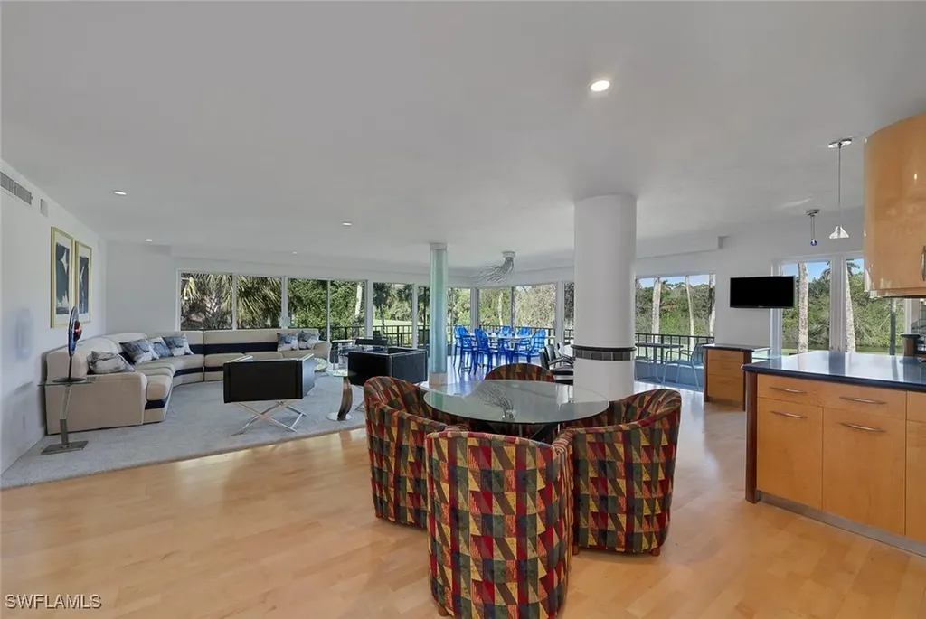 107 Clubhouse Drive Naples FL 34105