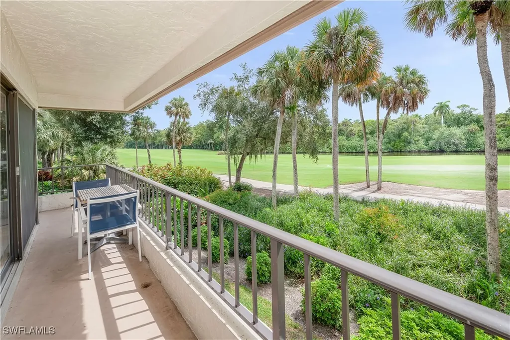 107 Clubhouse Drive Naples FL 34105