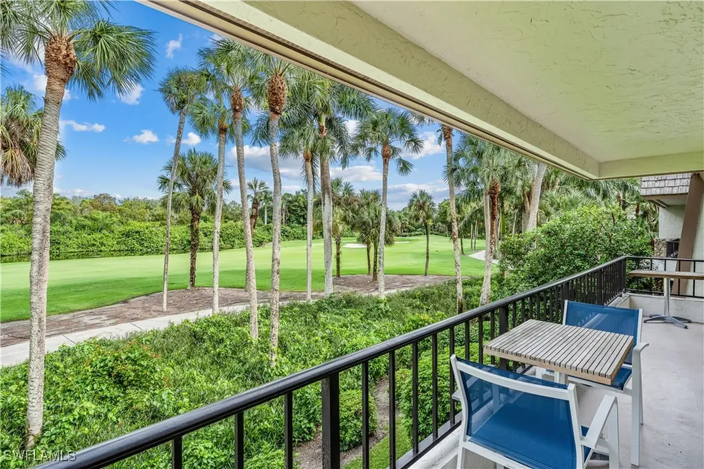 107 Clubhouse Drive Naples FL 34105