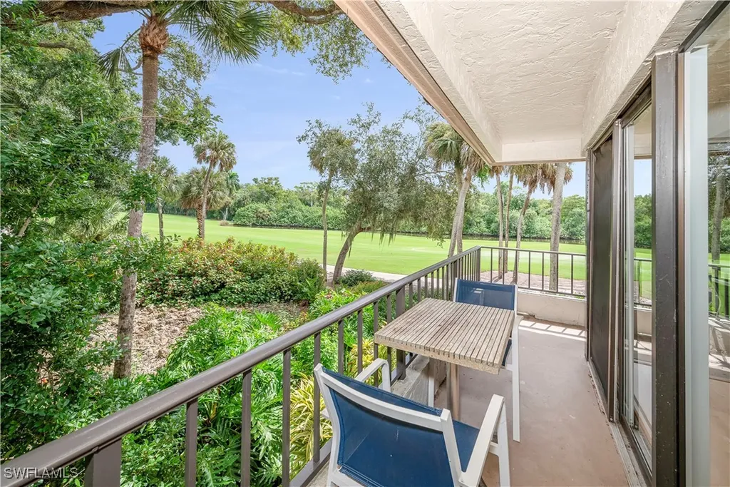 107 Clubhouse Drive Naples FL 34105