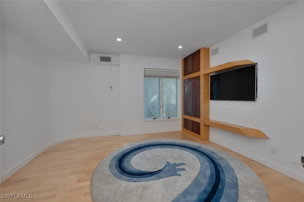 107 Clubhouse Drive Naples FL 34105