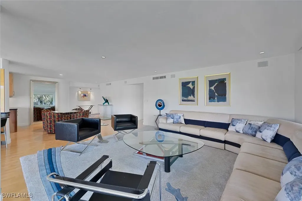 107 Clubhouse Drive Naples FL 34105