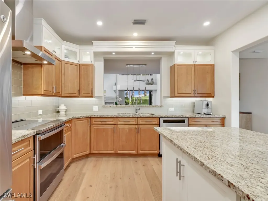 5242 Kensington High Street Naples FL 34105