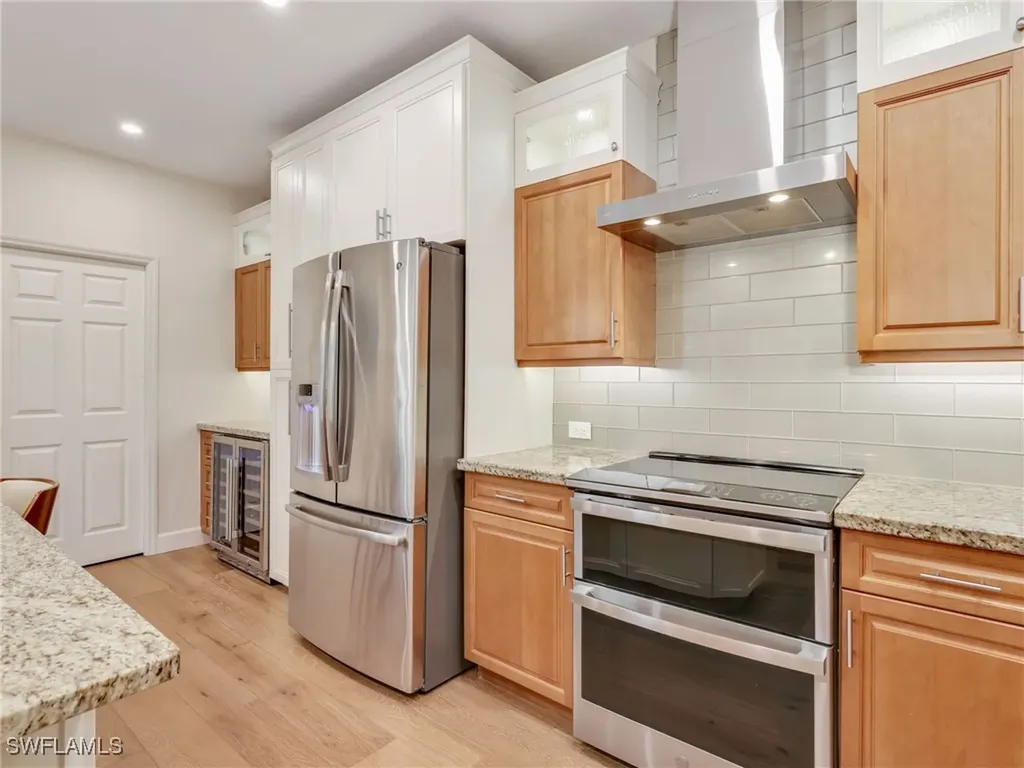 5242 Kensington High Street Naples FL 34105