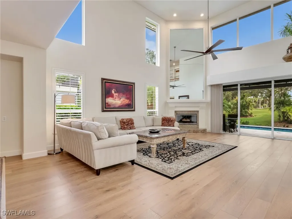 5242 Kensington High Street Naples FL 34105