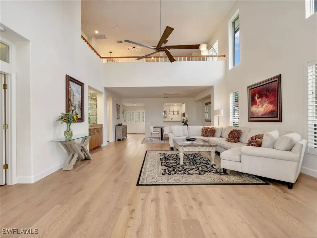 5242 Kensington High Street Naples FL 34105