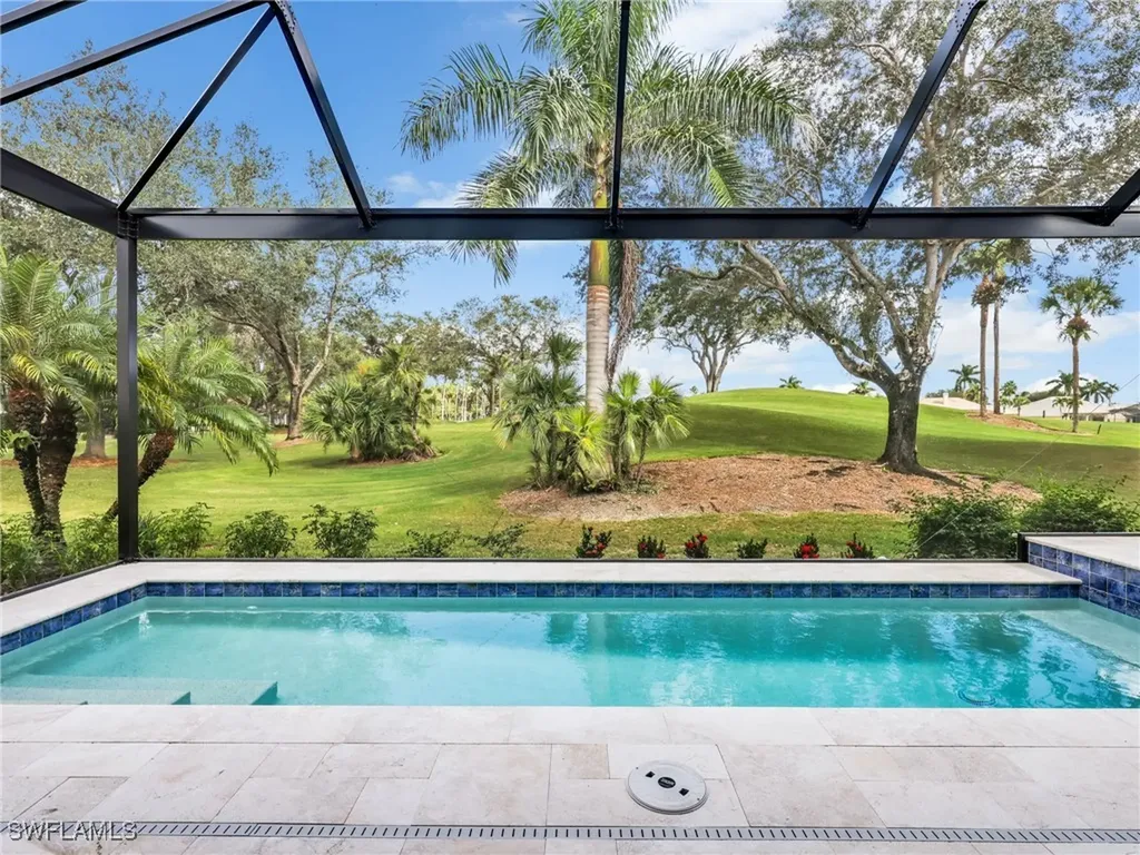 5242 Kensington High Street Naples FL 34105