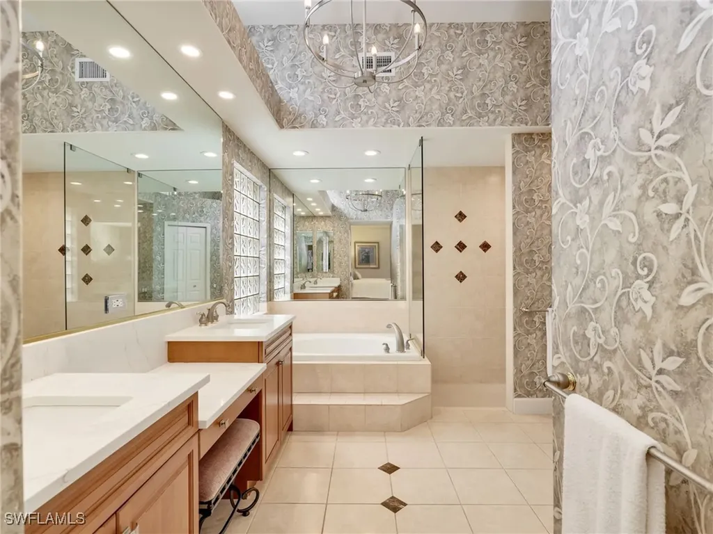 5242 Kensington High Street Naples FL 34105