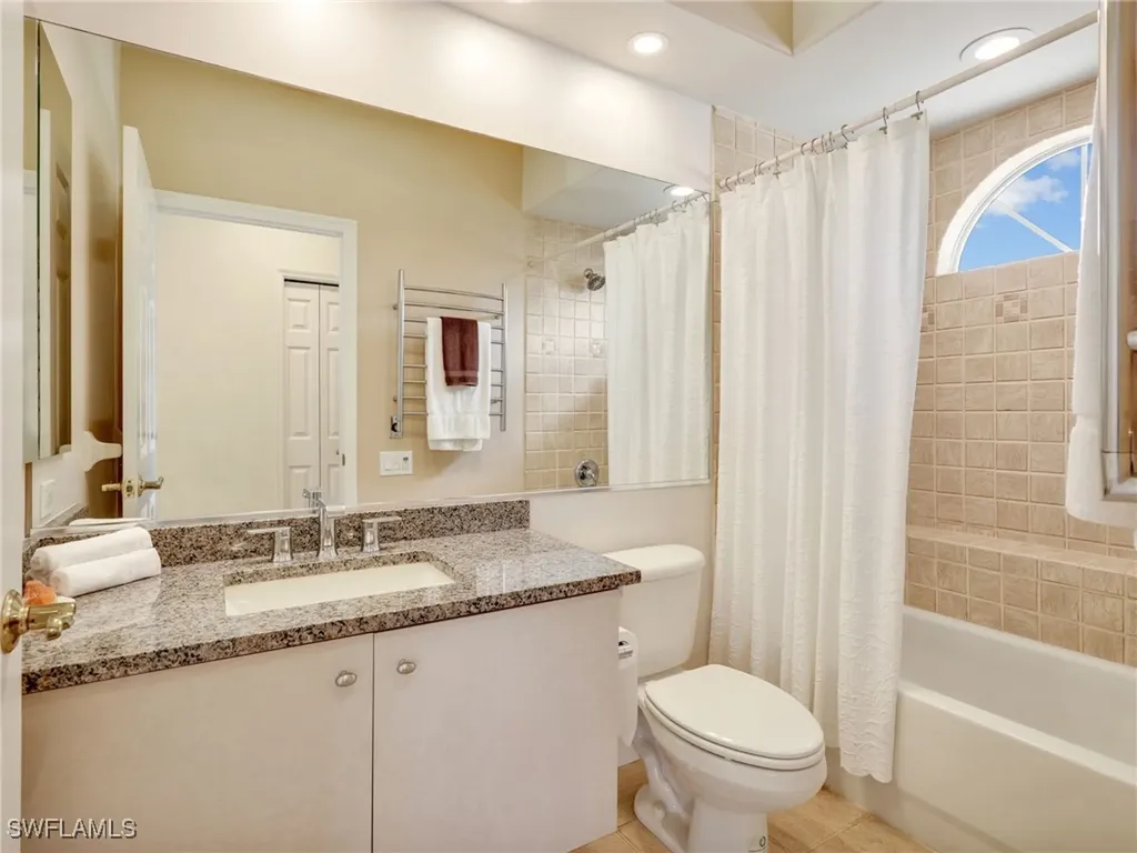 5242 Kensington High Street Naples FL 34105
