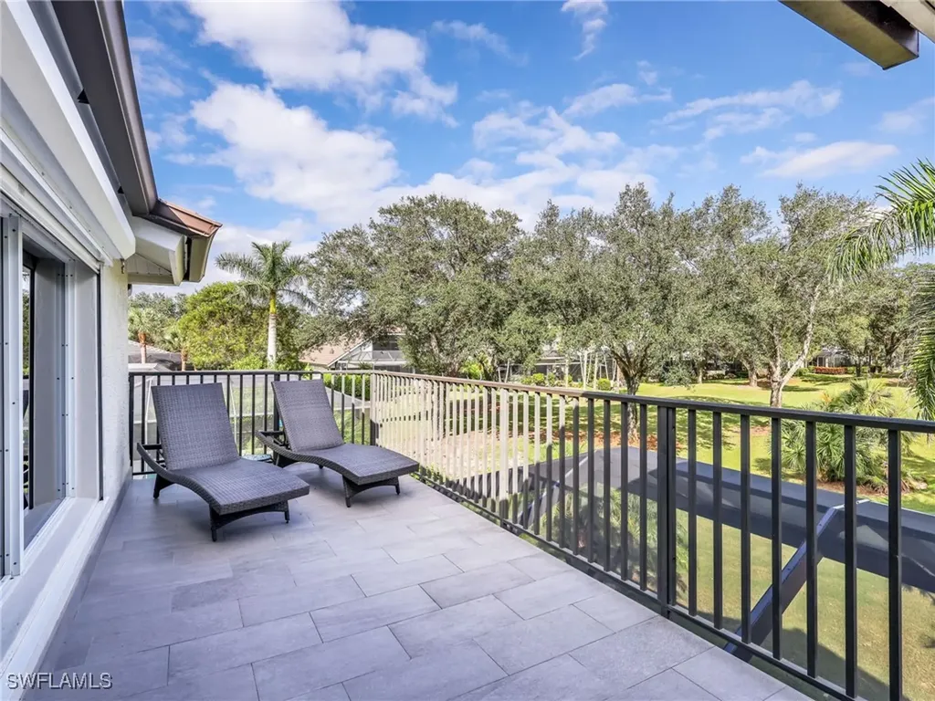 5242 Kensington High Street Naples FL 34105