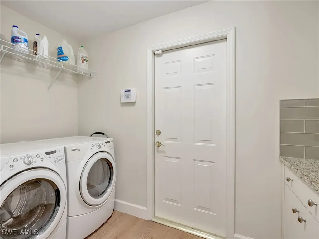 5242 Kensington High Street Naples FL 34105