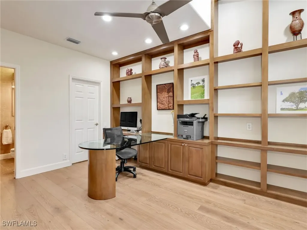 5242 Kensington High Street Naples FL 34105