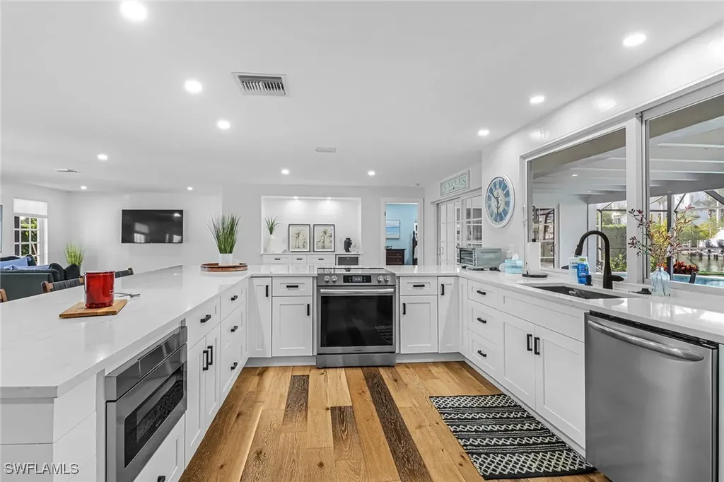 1823 Hurricane Harbor Lane Naples FL 34102