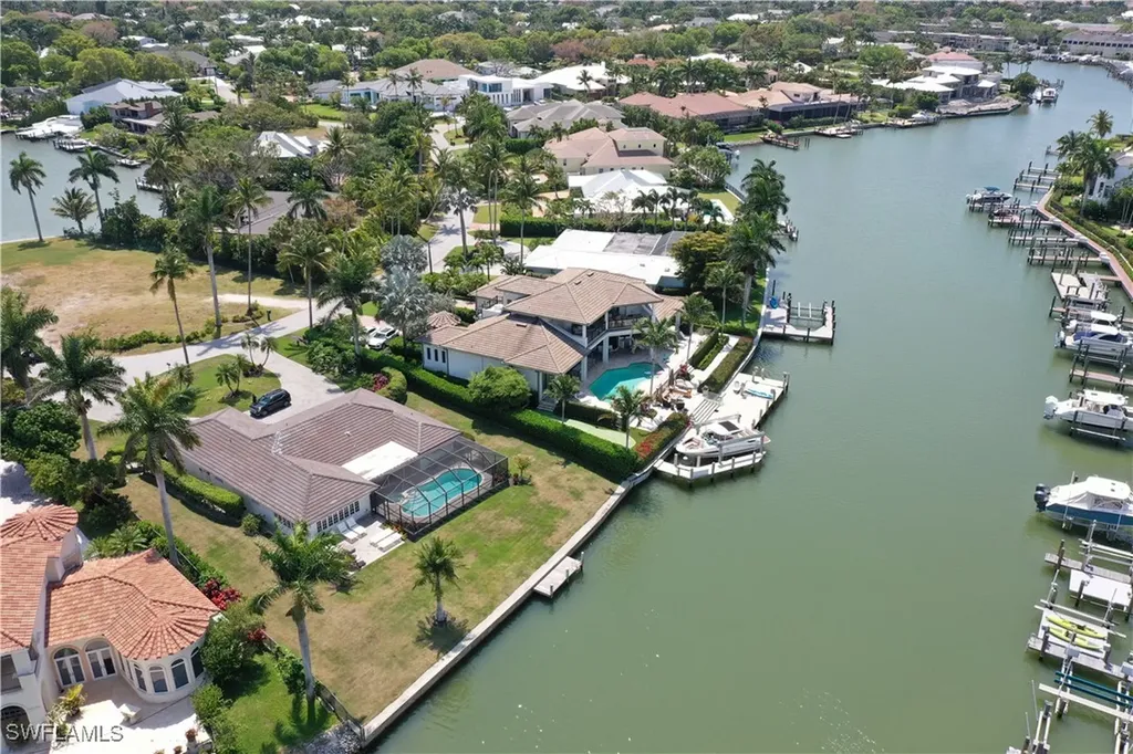 1823 Hurricane Harbor Lane Naples FL 34102