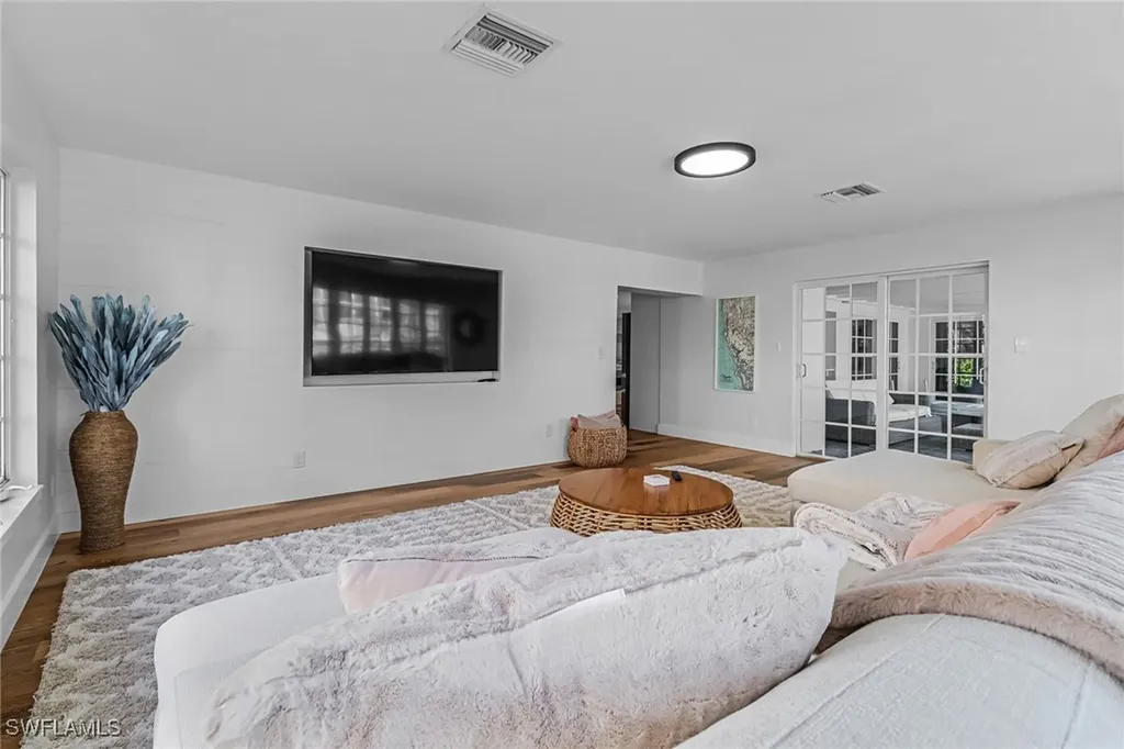 1823 Hurricane Harbor Lane Naples FL 34102