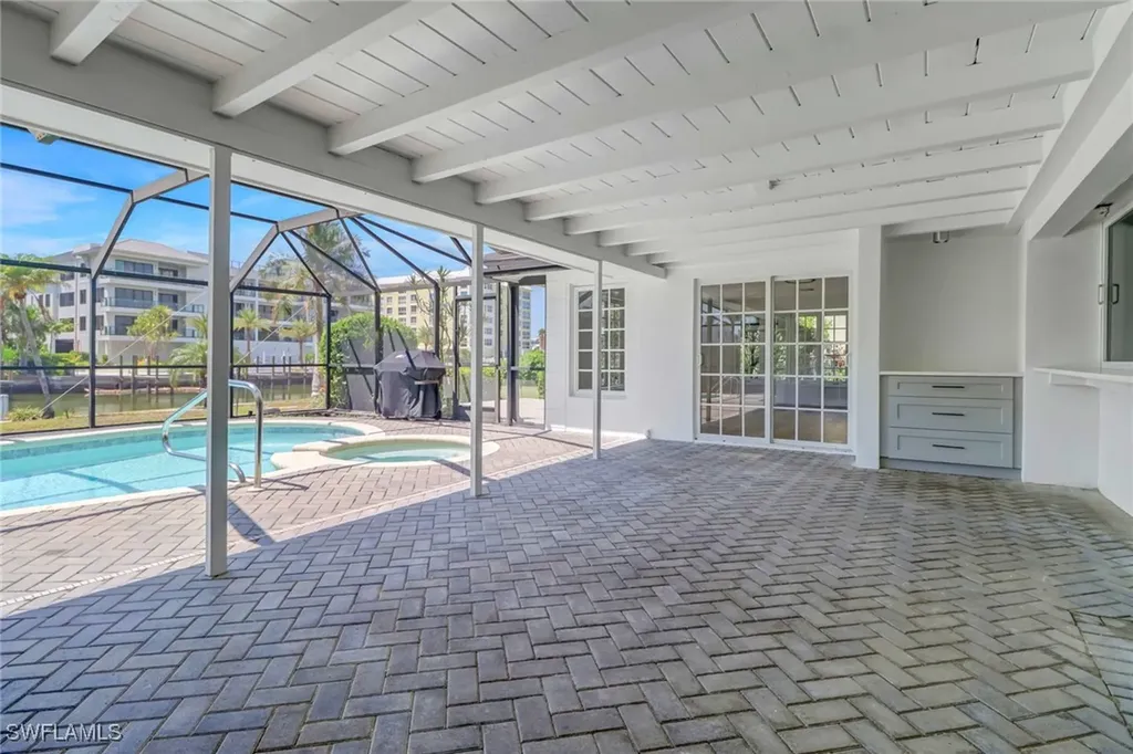 1823 Hurricane Harbor Lane Naples FL 34102