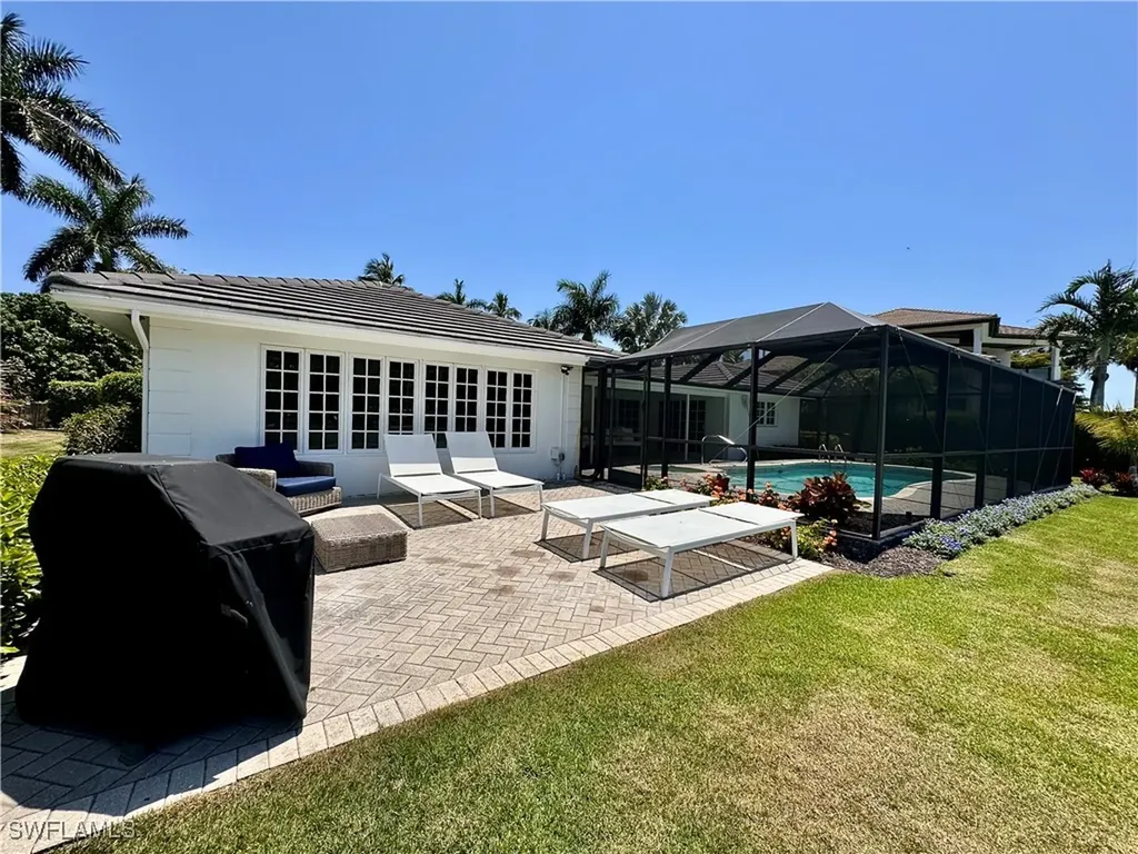 1823 Hurricane Harbor Lane Naples FL 34102