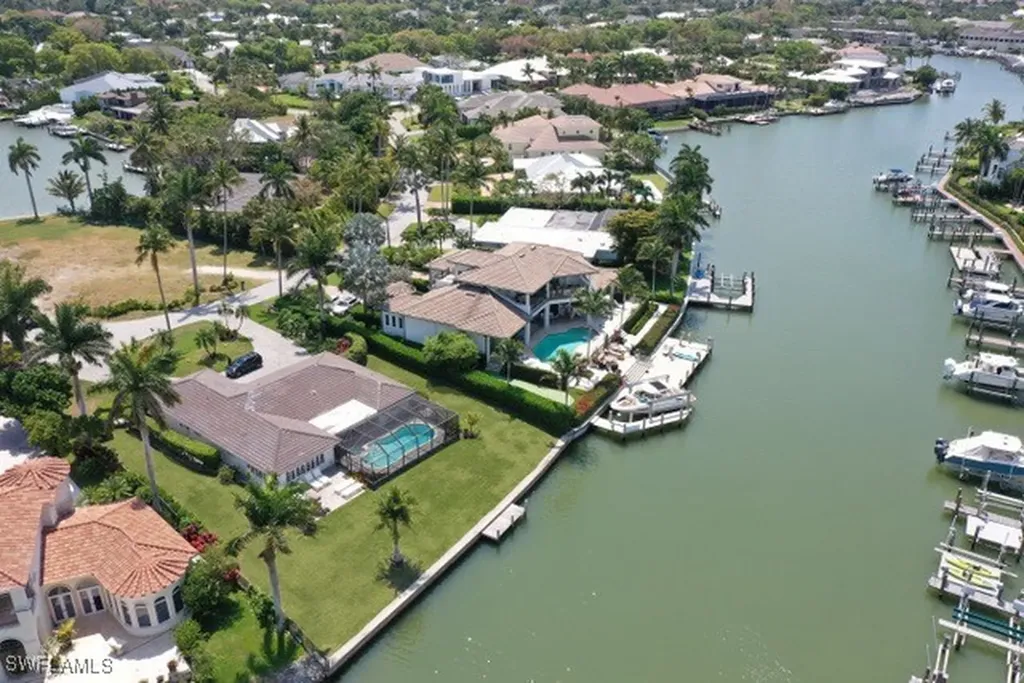 1823 Hurricane Harbor Lane Naples FL 34102